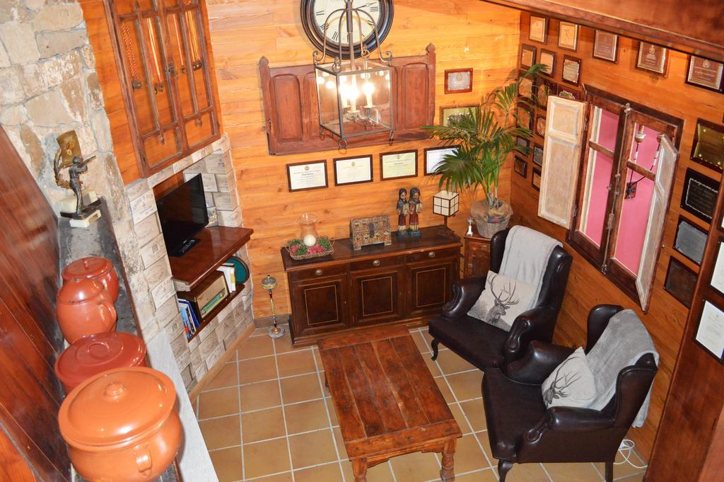 Hotel Casa Escosa Albalate del Arzobispo Esterno foto