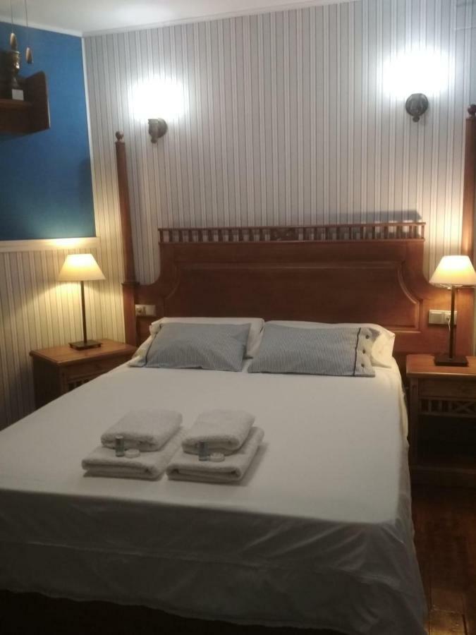 Hotel Casa Escosa Albalate del Arzobispo Esterno foto